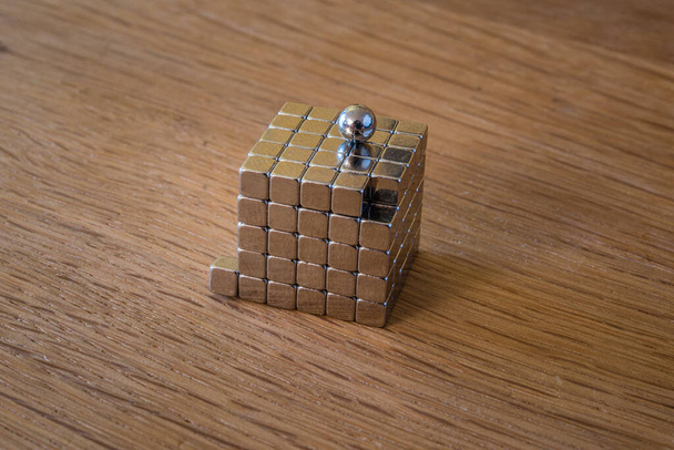 Magnete denken über den Tellerrand hinaus - Foto, Bild