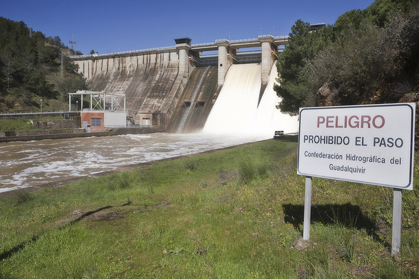 Segnale indicativo di divieto nella diga di Puente Nuevo
 - Foto, immagini