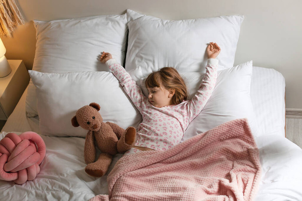 Cute little girl sleeping in bed - Photo, Image