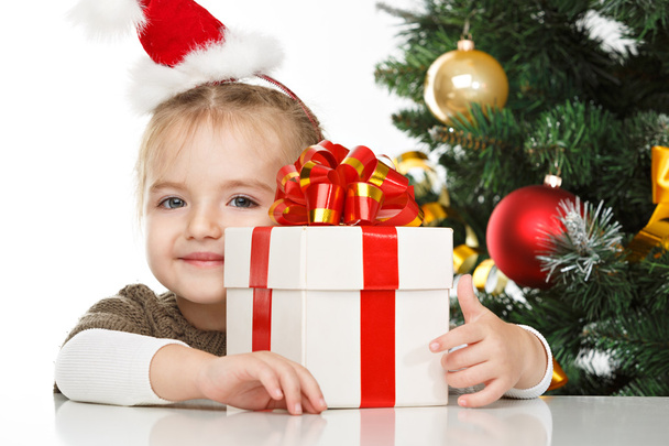 Girl smiling with gift box - Foto, Imagen