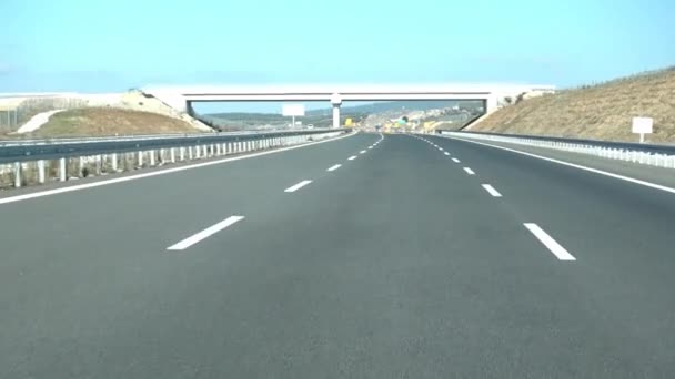 Przejazd na autostradzie samochodem - Materiał filmowy, wideo