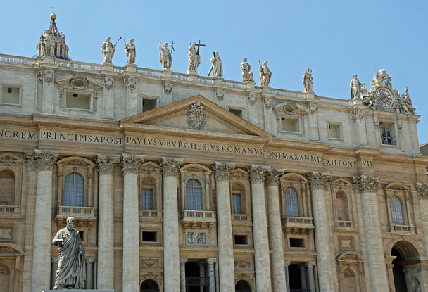 Aziz peter KDV heykeli ile Bazilika'nın giriş - Fotoğraf, Görsel