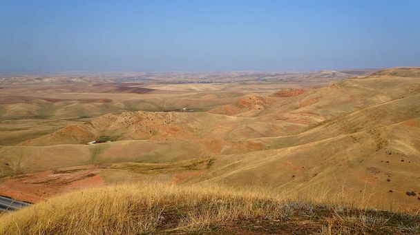 Особенности рельефа южного Казахстана - Фото, изображение