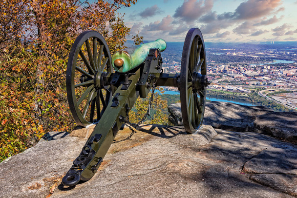 Canon de guerre civile donnant sur Chattanooga Tennessee
 - Photo, image