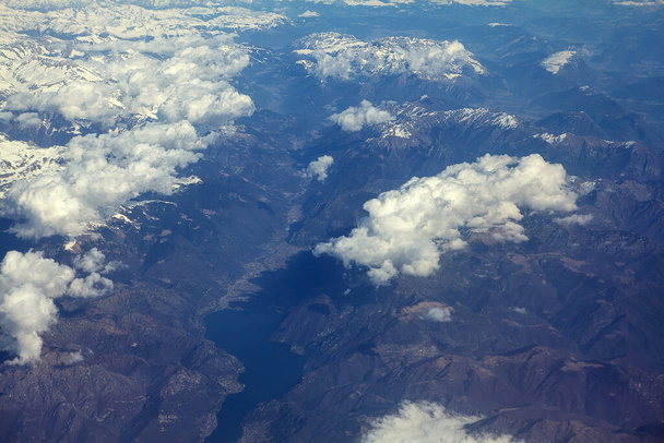 Az Alpok fölött repülve   - Fotó, kép