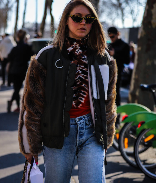 Street Style, Fall Winter 2019, Paris Fashion Week, France - 26  - Photo, Image