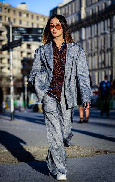 Street Style, Automne Hiver 2019, Paris Fashion Week, France - 26
  - Photo, image