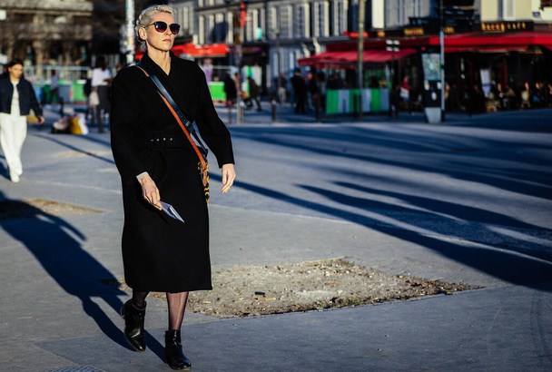 Street Style, Fall Winter 2019, Paris Fashion Week, France - 26  - Foto, Imagem