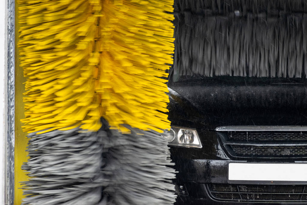 Αυτόματο πλύσιμο αυτοκινήτων - Φωτογραφία, εικόνα