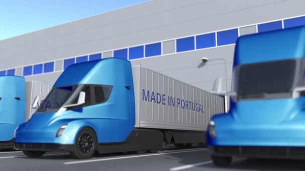 Сучасні напівпричепні вантажівки з текстом Made In Portugal завантажуються або вивантажуються на складі. Португальський бізнес пов'язаний 3d рендеринга - Фото, зображення