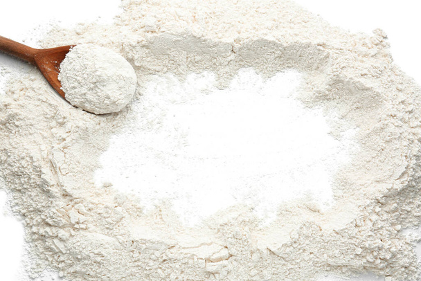 Marco de harina sobre fondo blanco
 - Foto, Imagen