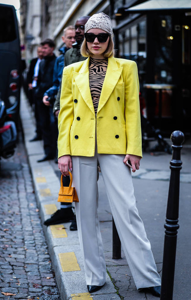 Street Style, Automne Hiver 2019, Paris Fashion Week, France - 02
  - Photo, image