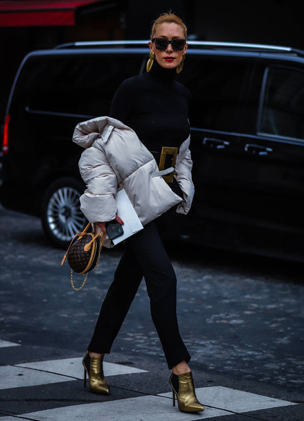 Street Style, Χειμώνας Φθινοπώρου 2019, Εβδομάδα Μόδας Παρισιού, Γαλλία - 02  - Φωτογραφία, εικόνα