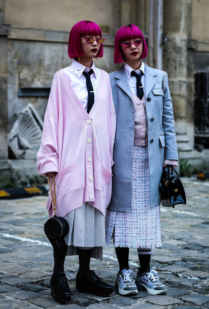 Street Style, Fall Winter 2019, Paris Fashion Week, France - 03  - Foto, imagen