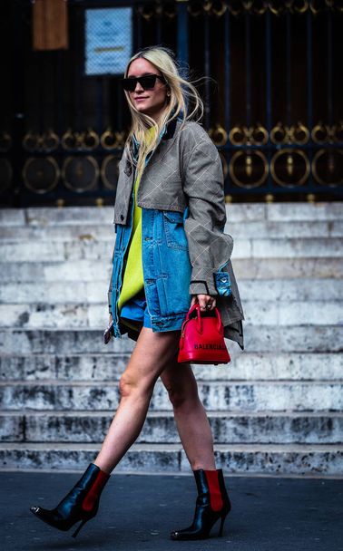 Street Style, Fall Winter 2019, Paris Fashion Week, France - 04  - Valokuva, kuva