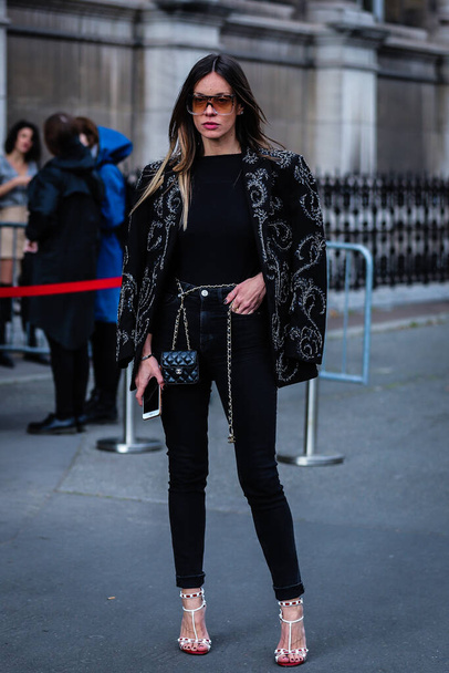 Street Style, Fall Winter 2019, Paris Fashion Week, France - 28  - Фото, зображення