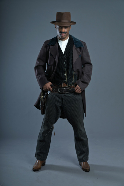 Retro Afro america cowboy western uomo con i baffi. Indossando bro
 - Foto, immagini