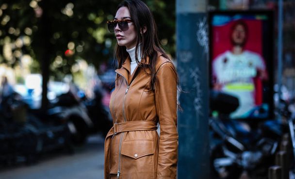 MILAN, Italie- 20 septembre 2019 : Estelle Chemouny Pigault dans la rue pendant la Fashion Week de Milan
. - Photo, image