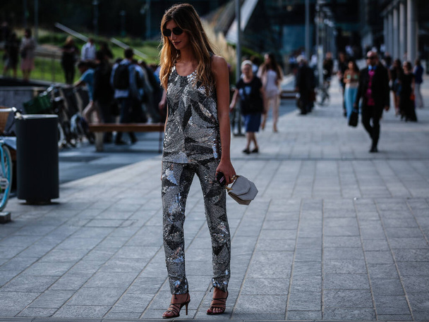 MILAN, Italy- September 18 2019: Woman on the street during the Milan Fashion Week. - Foto, afbeelding