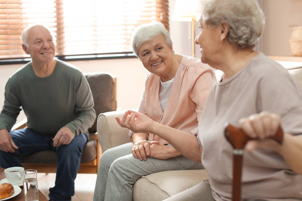 Elderly people spending time in geriatric hospice. Senior patients care - Zdjęcie, obraz