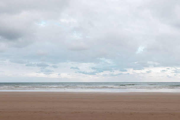 спокойный пейзаж на побережье
 - Фото, изображение