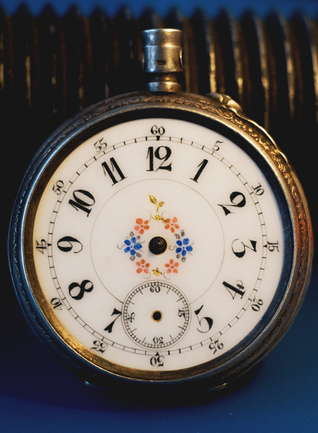 Старий кишеньковий годинник
 - Фото, зображення