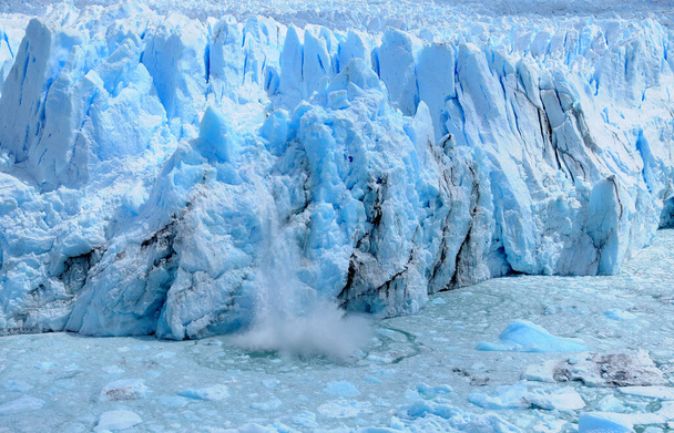 A Perito Moreno gleccser egy gleccser található a Los Glaciares Nemzeti Park Santa Cruz tartományban, Argentínában. Ez az egyik legfontosabb turisztikai látványosságok az argentin Patagónia - Fotó, kép