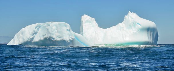 Iceberg, Cape Bonavista is een landtong gelegen aan de oostkust van het eiland Newfoundland in de Canadese provincie Newfoundland en Labrador.. - Foto, afbeelding