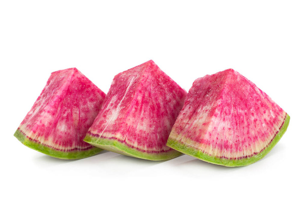 Wassermelonen Rettich Nahaufnahme isoliert auf weißem Hintergrund - Foto, Bild