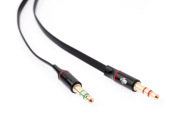 стандартний 3,5 мм аудіороз'єм TRRS для розділення кабелю перетворювача мікро- та навушників
. - Фото, зображення