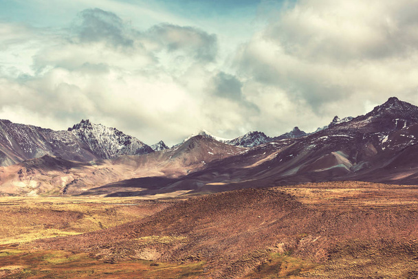 Güney Arjantin 'deki Patagonya manzaraları. Güzel doğal manzaralar.. - Fotoğraf, Görsel