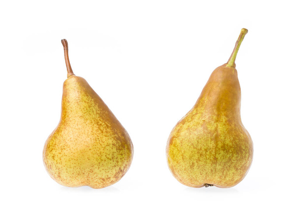 Ruskeat päärynät eristetty valkoisella pohjalla
 - Valokuva, kuva