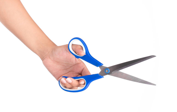 рука с голубыми ножницами на белом фоне
 - Фото, изображение