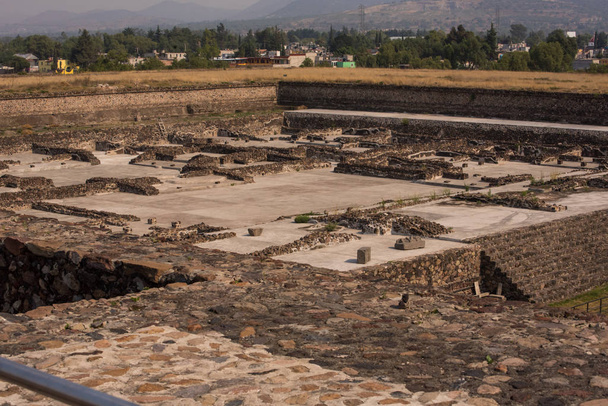 Teotihuacan Meksykańskie prehiszpańskie ruiny - Zdjęcie, obraz