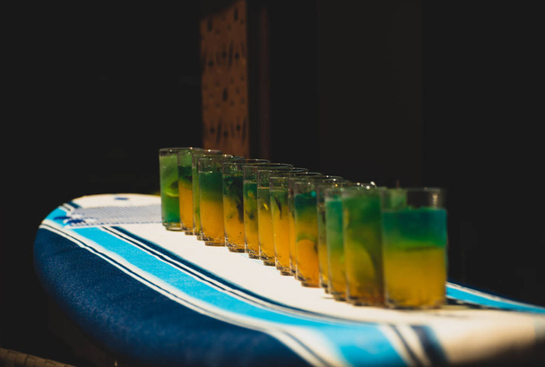 Soğuk Taze Plaj Kokteylleri Alkollü İçecekler - Fotoğraf, Görsel