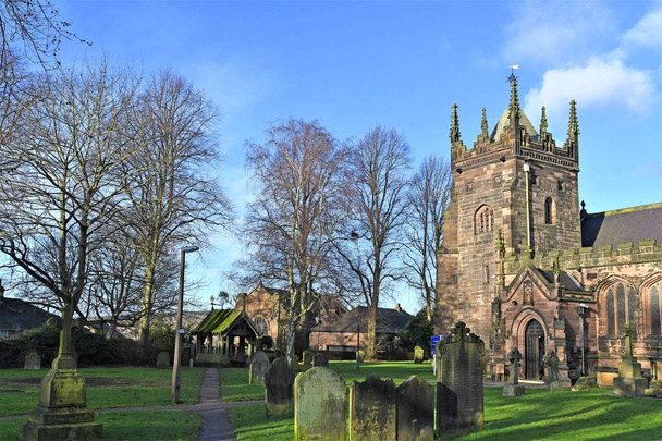 Whiston Parish Church slouží Bohu a jeho lidu z Whistonu a Upper Whistonu už 800 let. To bylo popsáno jako 'skrytý drahokam' Rotherham, protože jeho krásné prostředí. - Fotografie, Obrázek