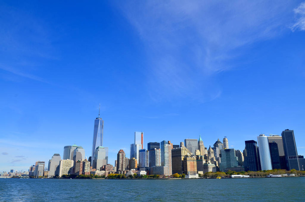 NEW YORK - 24. října: Lower Manhattan a One World Trade Center nebo Freedom Tower 24. října 2013 v New Yorku je hlavní budovou nového komplexu World Trade Center.   - Fotografie, Obrázek