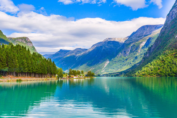 ノルウェーのフィヨルドと氷河の風景 - 写真・画像