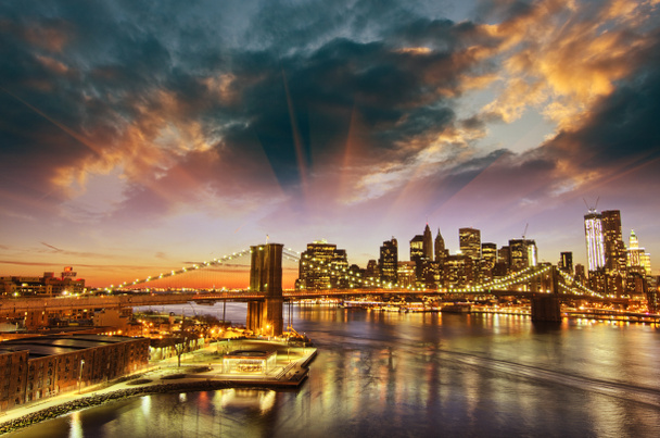 Nowego Jorku - manhattan panoramę miasta o zachodzie słońca zimą - Zdjęcie, obraz