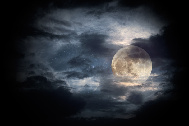 満月の夜 - 写真・画像