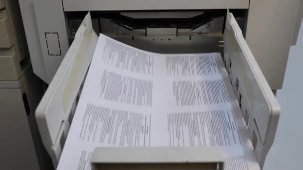 ryzograf. Szybkie drukowanie wielu kopii. sprzęt drukarski - Materiał filmowy, wideo