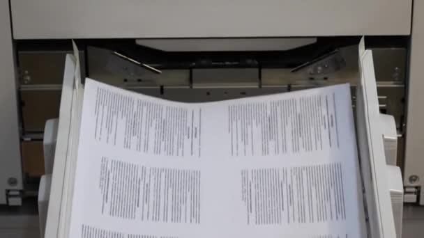 ryzograf. Szybkie drukowanie wielu kopii. sprzęt drukarski - Materiał filmowy, wideo