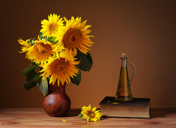Sunflowers in ceramic vase - Photo, Image