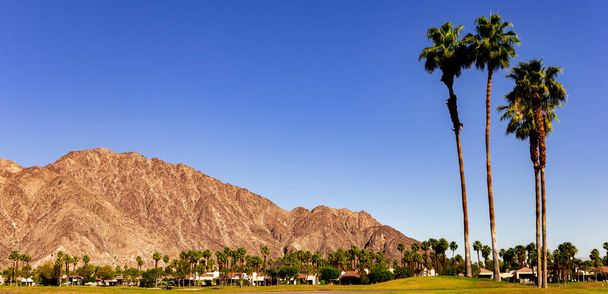 Palm Springs, Kalifornia, 04 kwietnia 2015: Widok na pole golfowe podczas turnieju ana inspiracji golfa na lpga Tour, Palm Springs, Kalifornia, usa. - Zdjęcie, obraz
