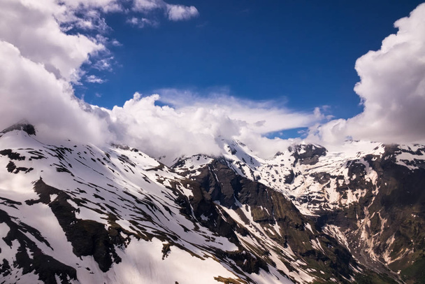 Evropské Alpy, horské vrcholy Hohe Tauern se sněhem - Fotografie, Obrázek