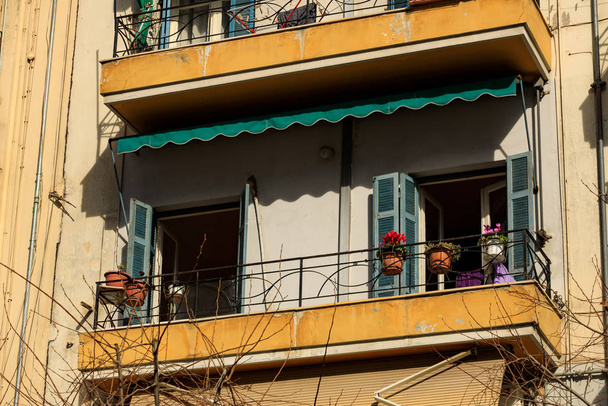 balcones y edificios en Grecia
 - Foto, imagen