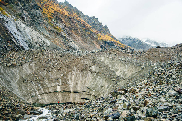 Gletsjer Chalaadi dichtbij in de regio Svaneti, Georgië, Kaukasus. - Foto, afbeelding