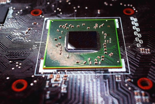 Cardscomputer processors afgestemd op groene verlichting effecten postproductie, achtergrond. - Foto, afbeelding
