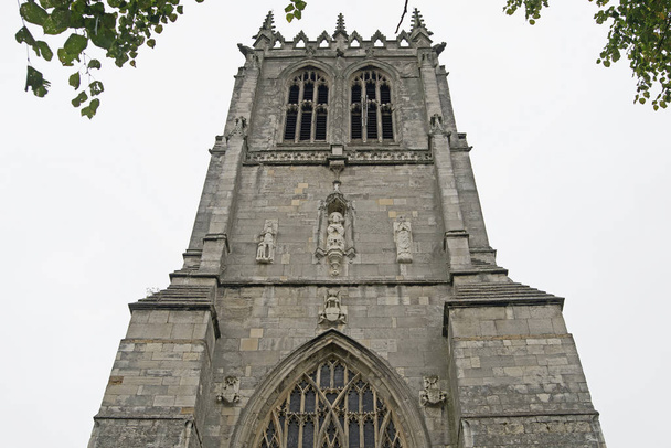 St.Marys on luokan 1 listattu rakennus ja sitä on kuvattu yhdeksi hienoimmista keskiaikaisista kirkoista Yorkshiressä. Rakennuksen vanhimmat osat ovat peräisin linnan ajalta (1109
). - Valokuva, kuva
