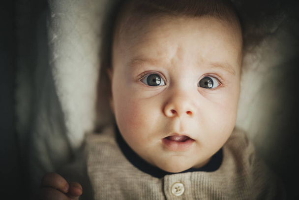 Retrato de cerca, bebé recién nacido
 - Foto, imagen